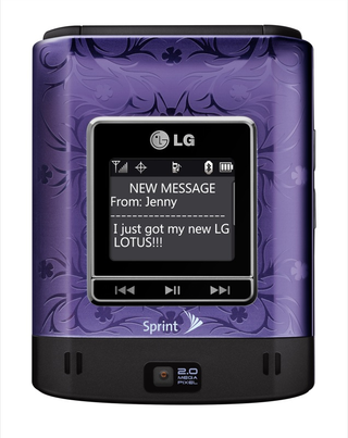 Illustration for article titled Sprint's LG Lotus and Samsung HighNote: Fat Flip vs. Slim Slider